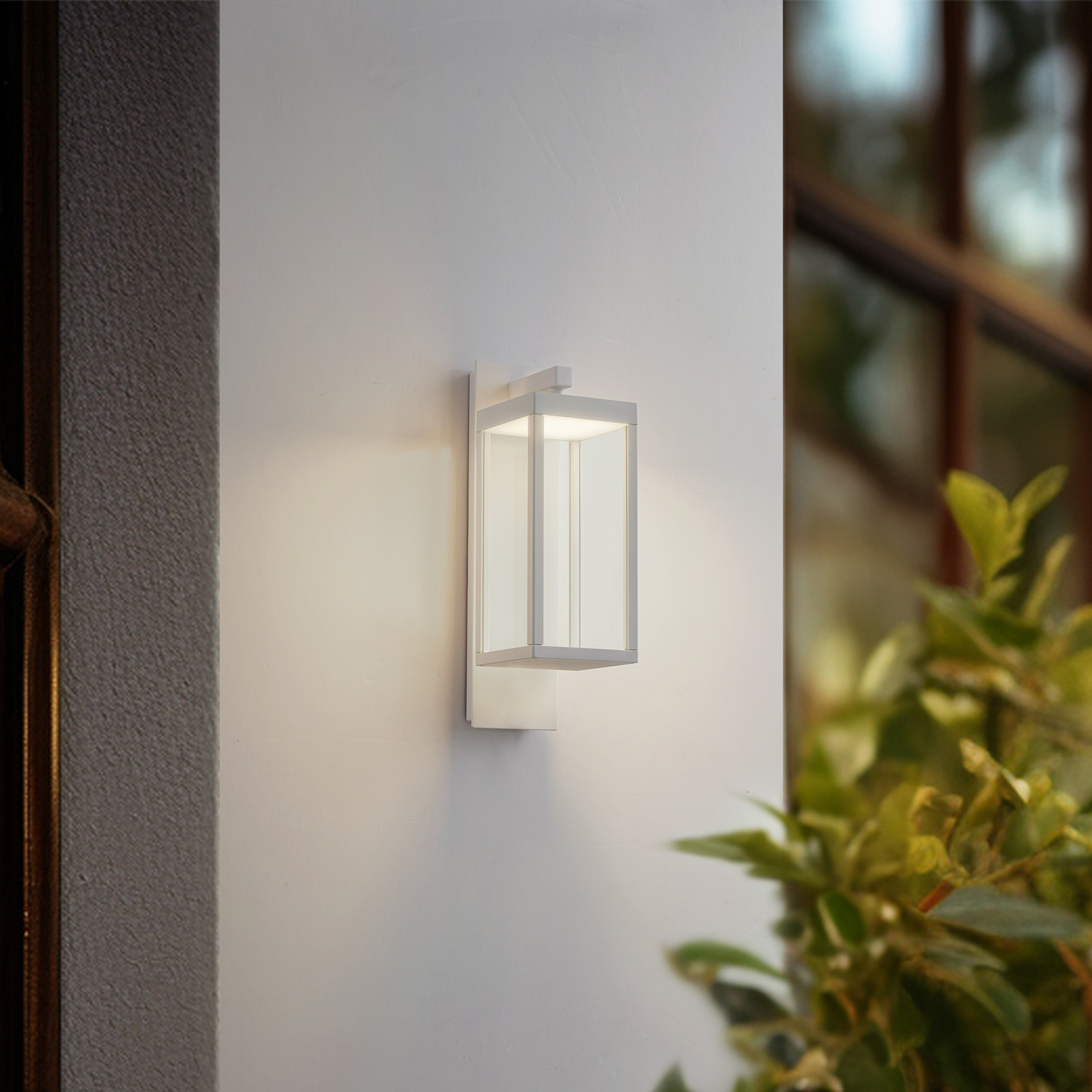 „Lucande“ LED lauko sieninis šviestuvas „Ferdinand“, baltas, metalinis, 38 cm